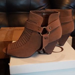 Super cute ankle boots